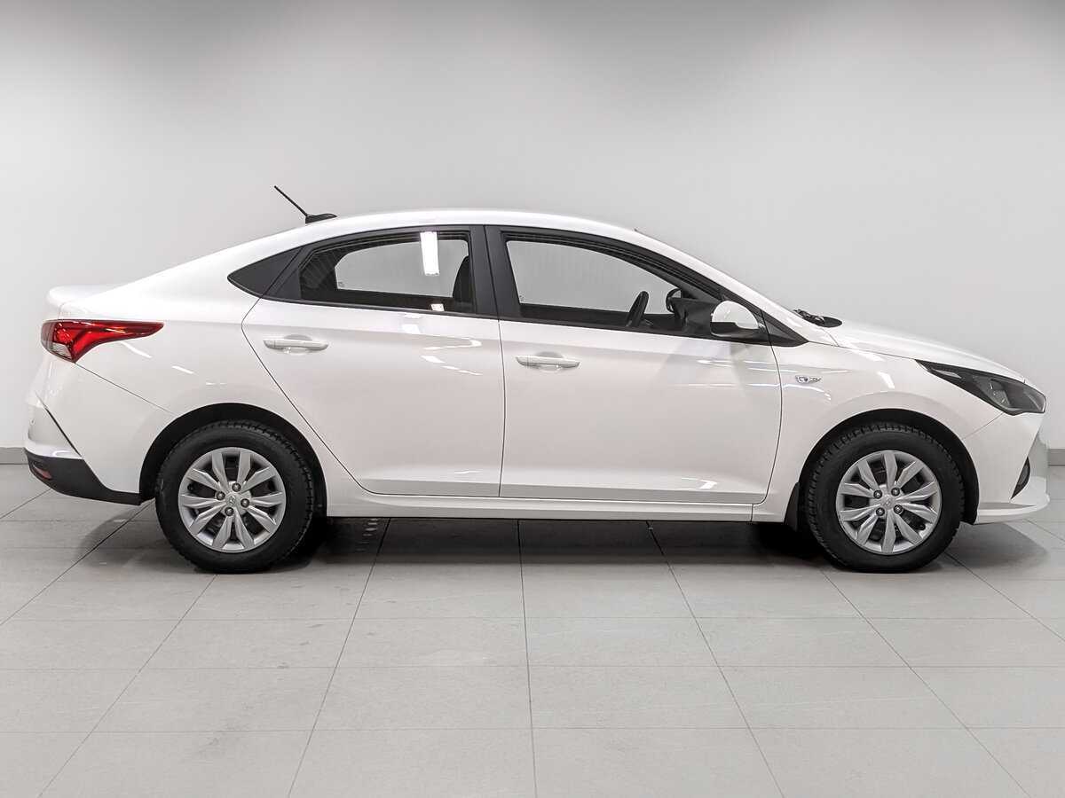 Hyundai Solaris с пробегом — 2021 год. Фото: #3