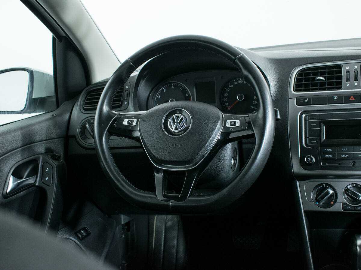 Volkswagen Polo с пробегом — 2020 год. Фото: #13