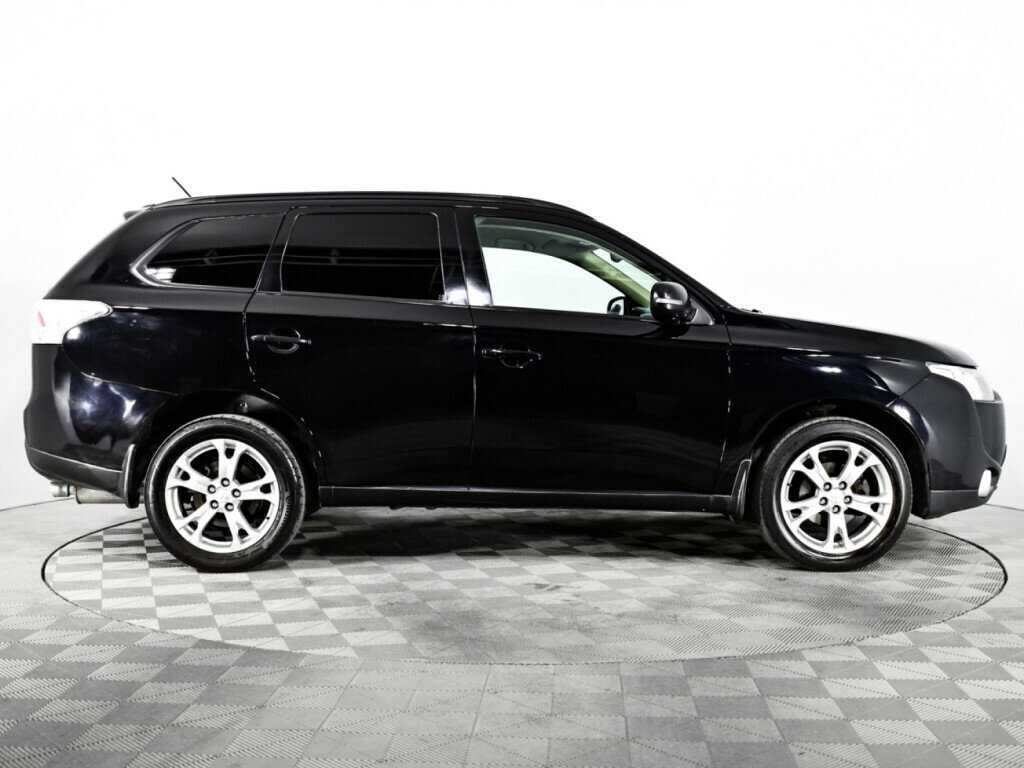 Mitsubishi Outlander с пробегом — 2012 год. Фото: #3