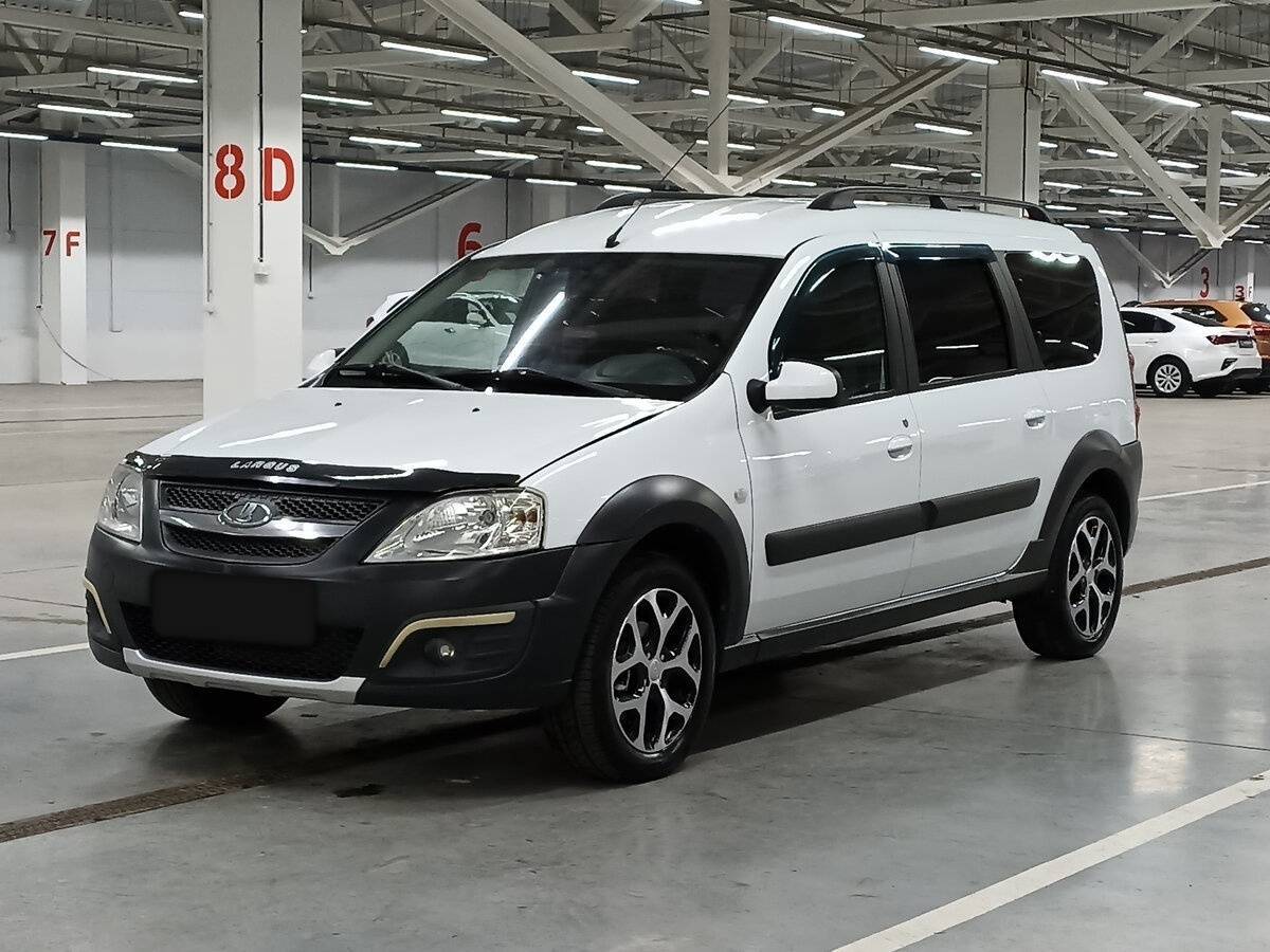Lada (ВАЗ) Largus с пробегом — 2017 год. Посмотреть фото