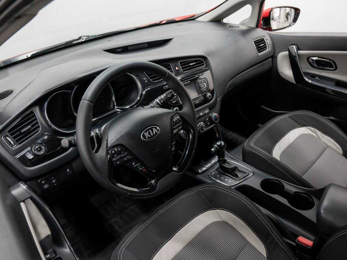 Kia Ceed с пробегом — 2014 год. Фото: #13