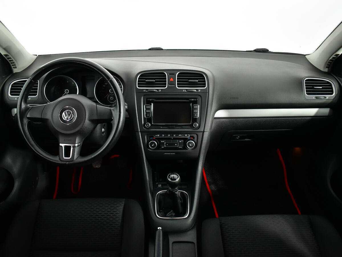 Volkswagen Golf с пробегом — 2012 год. Фото: #11