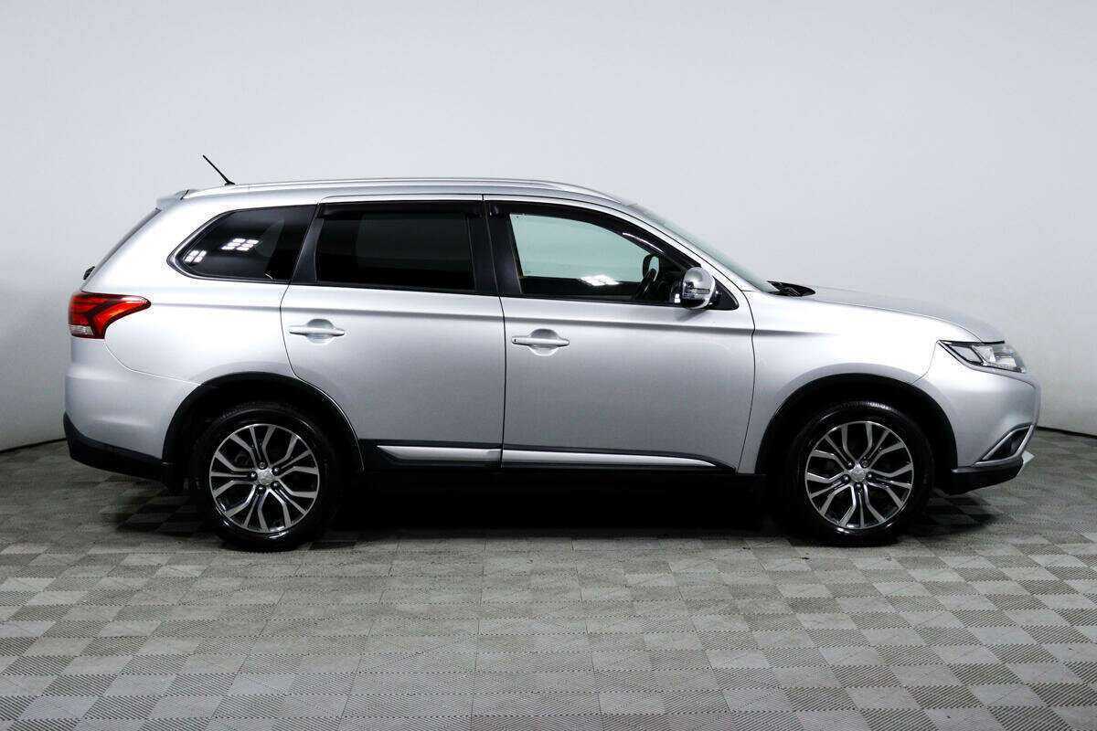 Mitsubishi Outlander с пробегом — 2015 год. Фото: #3