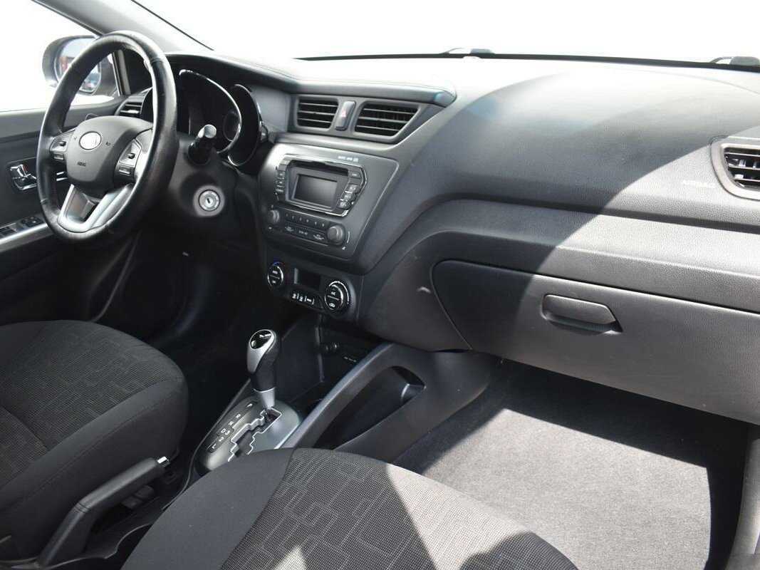 Kia Rio с пробегом — 2012 год. Фото: #6