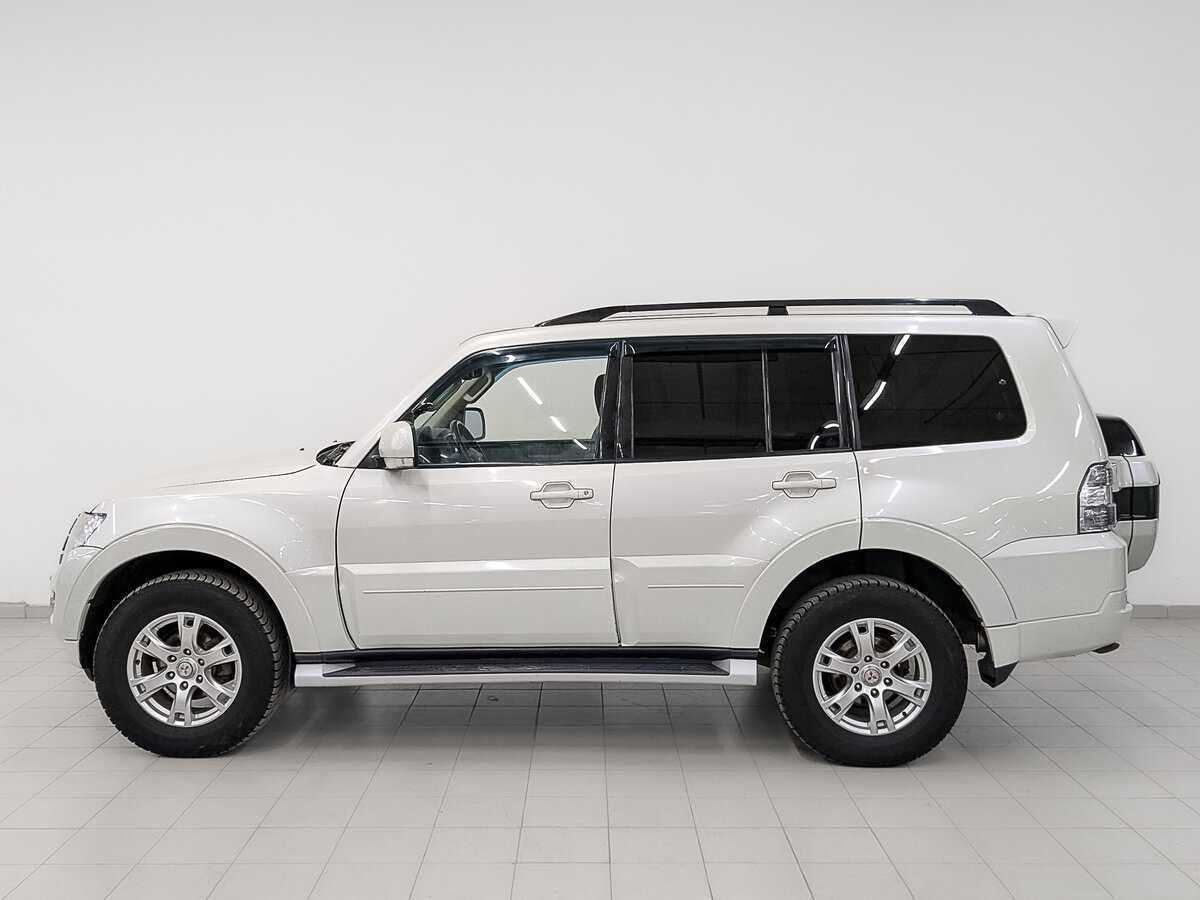 Mitsubishi Pajero с пробегом — 2015 год. Фото: #7