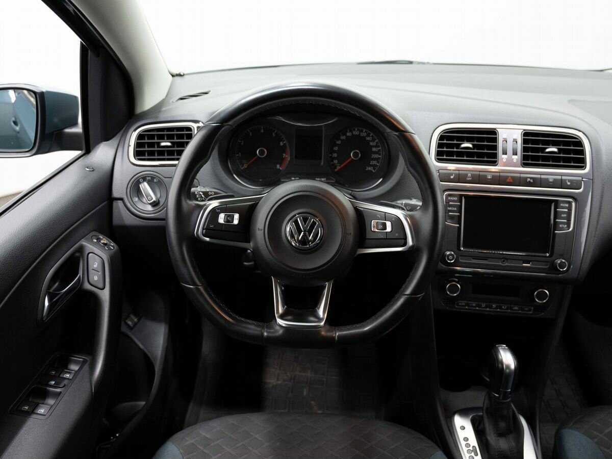 Volkswagen Polo с пробегом — 2019 год. Фото: #13