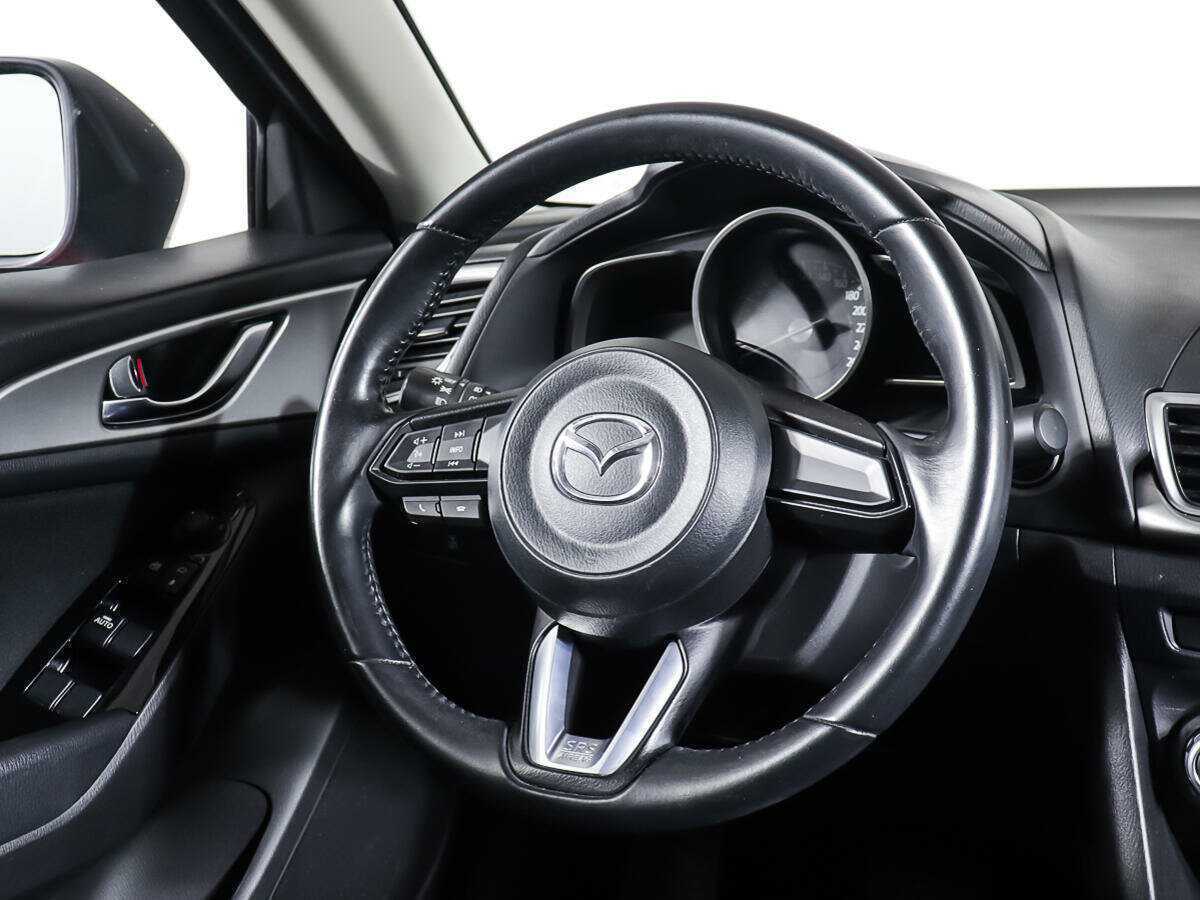 Mazda 3 с пробегом — 2018 год. Фото: #16