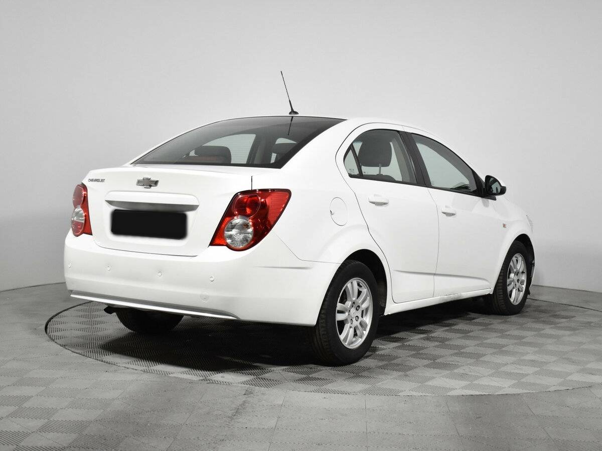 Chevrolet Aveo с пробегом — 2013 год. Фото: #4