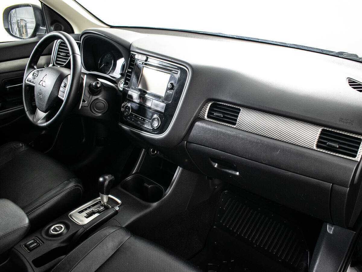Mitsubishi Outlander с пробегом — 2013 год. Фото: #8