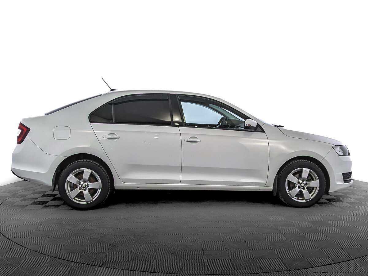 Skoda Rapid с пробегом — 2017 год. Фото: #3