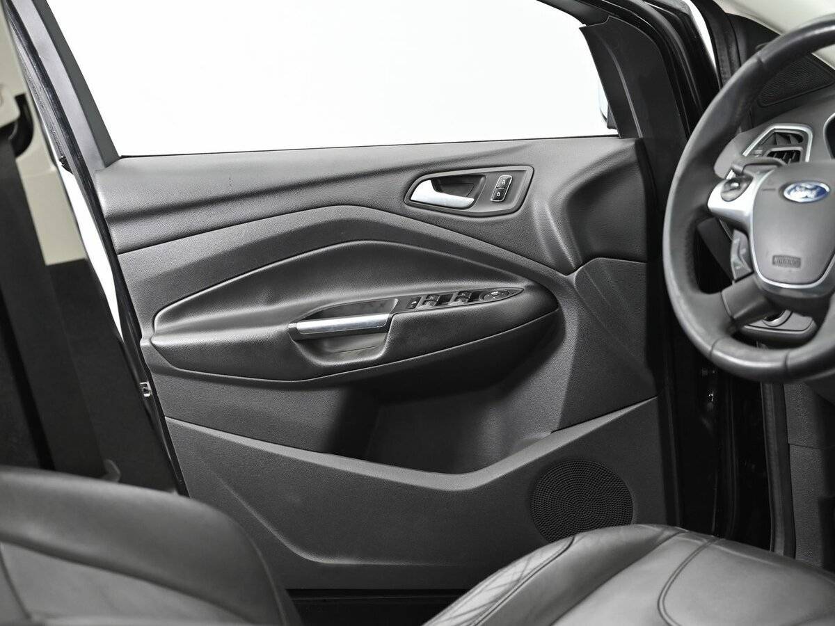 Ford Kuga с пробегом — 2014 год. Фото: #6
