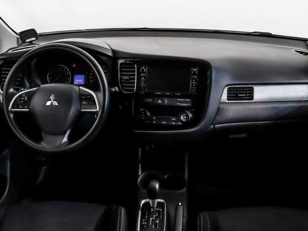 Mitsubishi Outlander с пробегом — 2016 год. Фото: #11