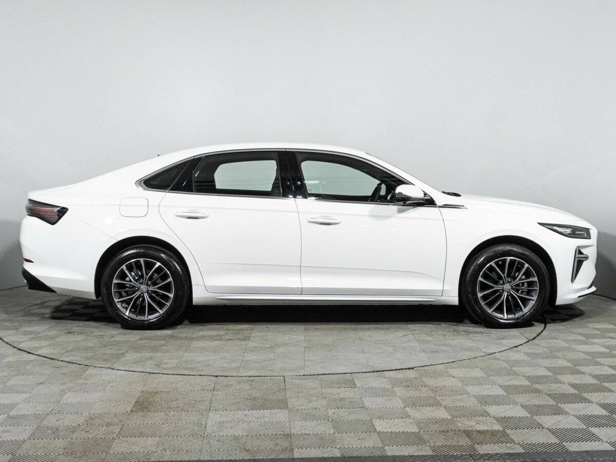 Geely Preface с пробегом — 2024 год. Фото: #3