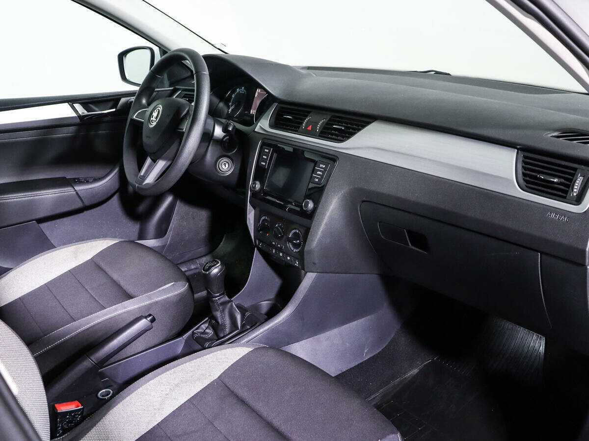 Skoda Rapid с пробегом — 2019 год. Фото: #6