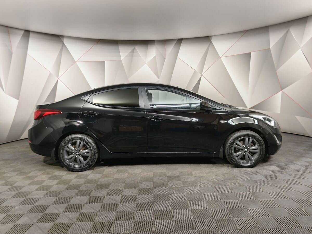 Hyundai Elantra с пробегом — 2015 год. Фото: #5