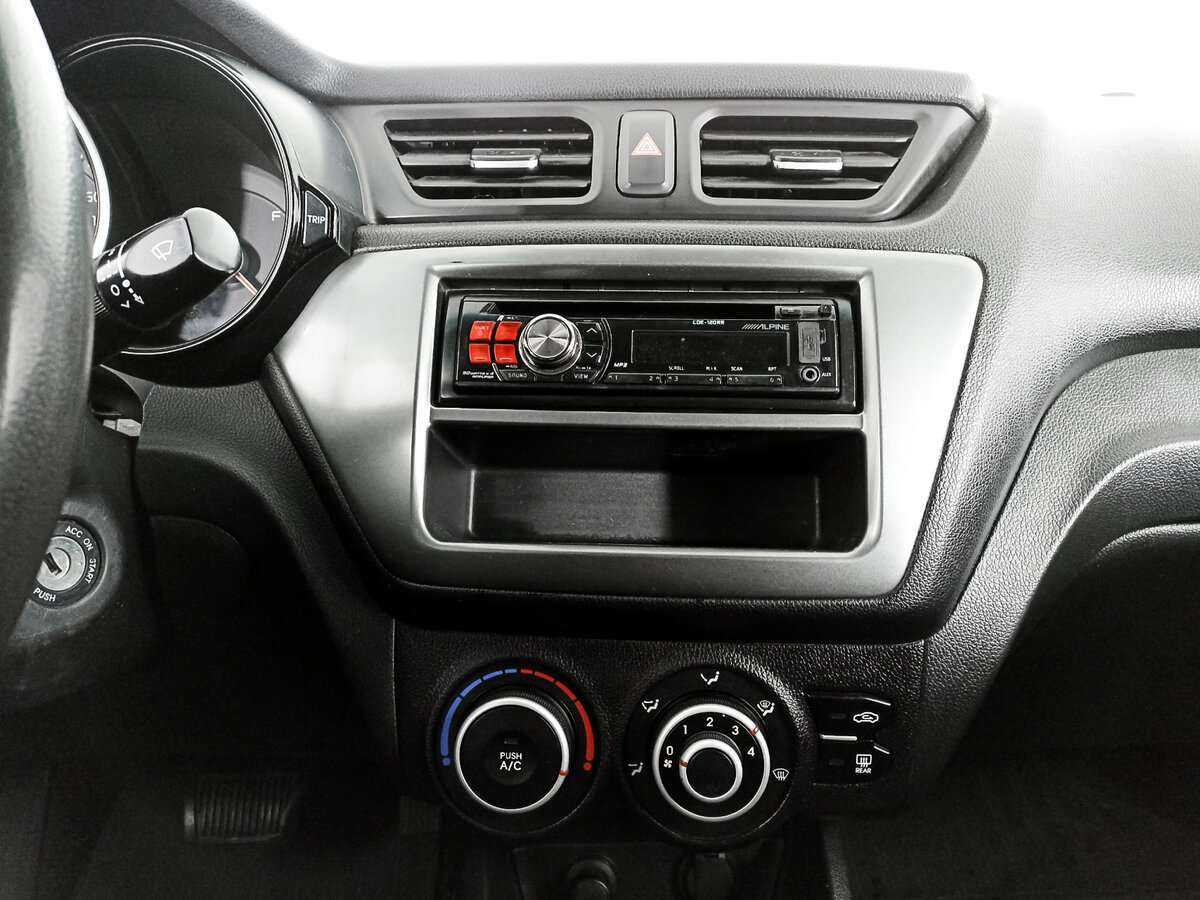 Kia Rio с пробегом — 2012 год. Фото: #13