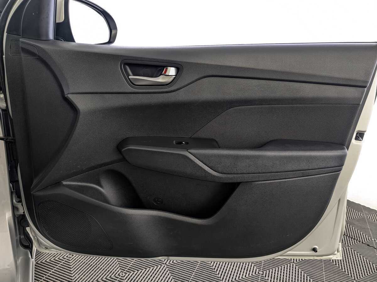 Hyundai Solaris с пробегом — 2019 год. Фото: #22