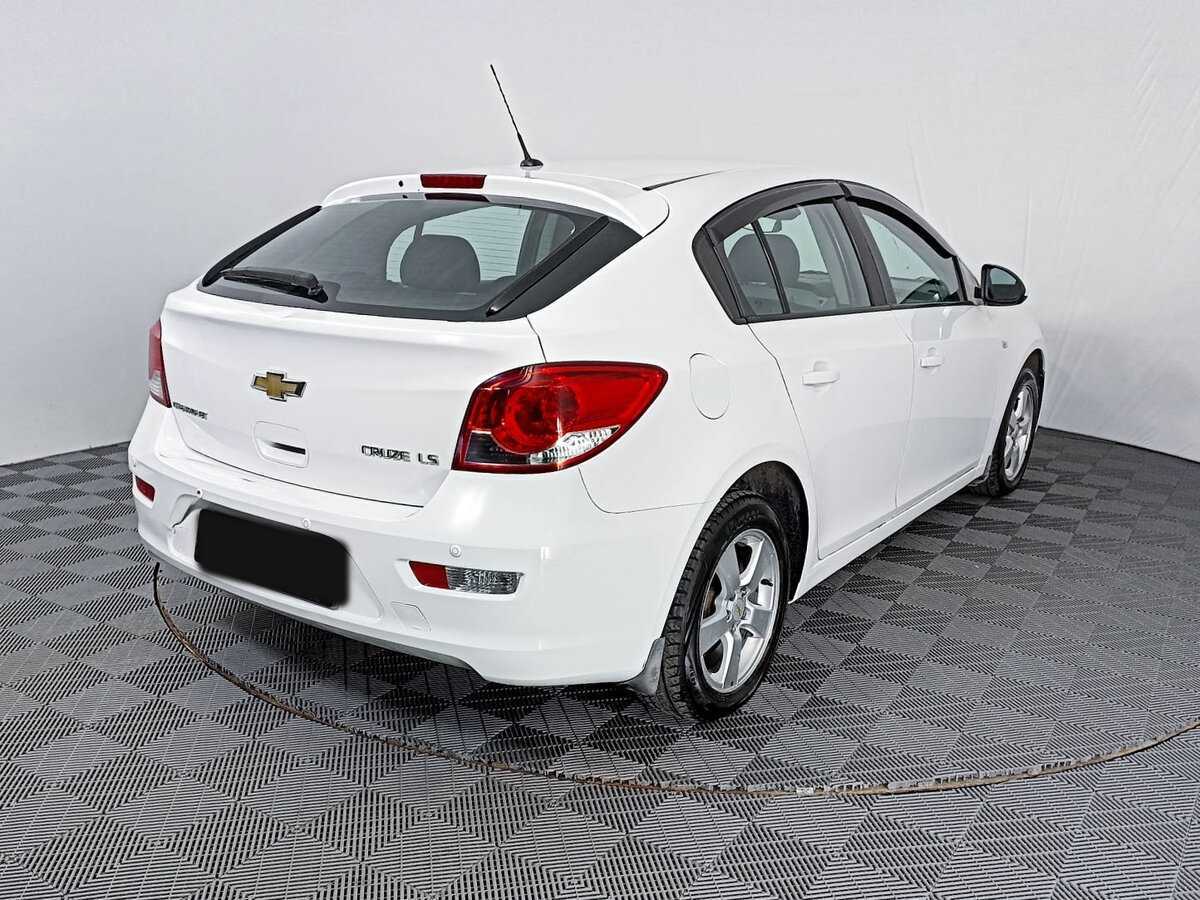 Chevrolet Cruze с пробегом — 2012 год. Фото: #4