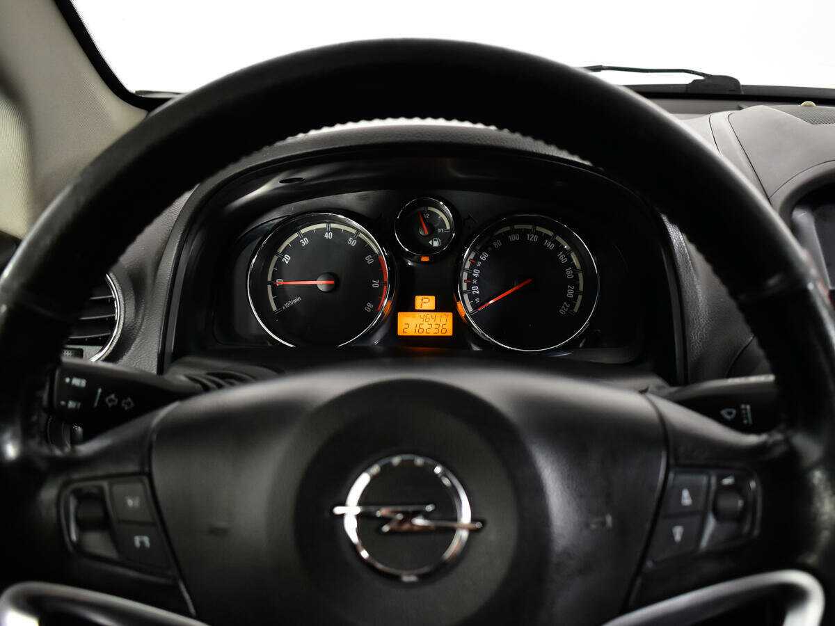 Opel Antara с пробегом — 2014 год. Фото: #8