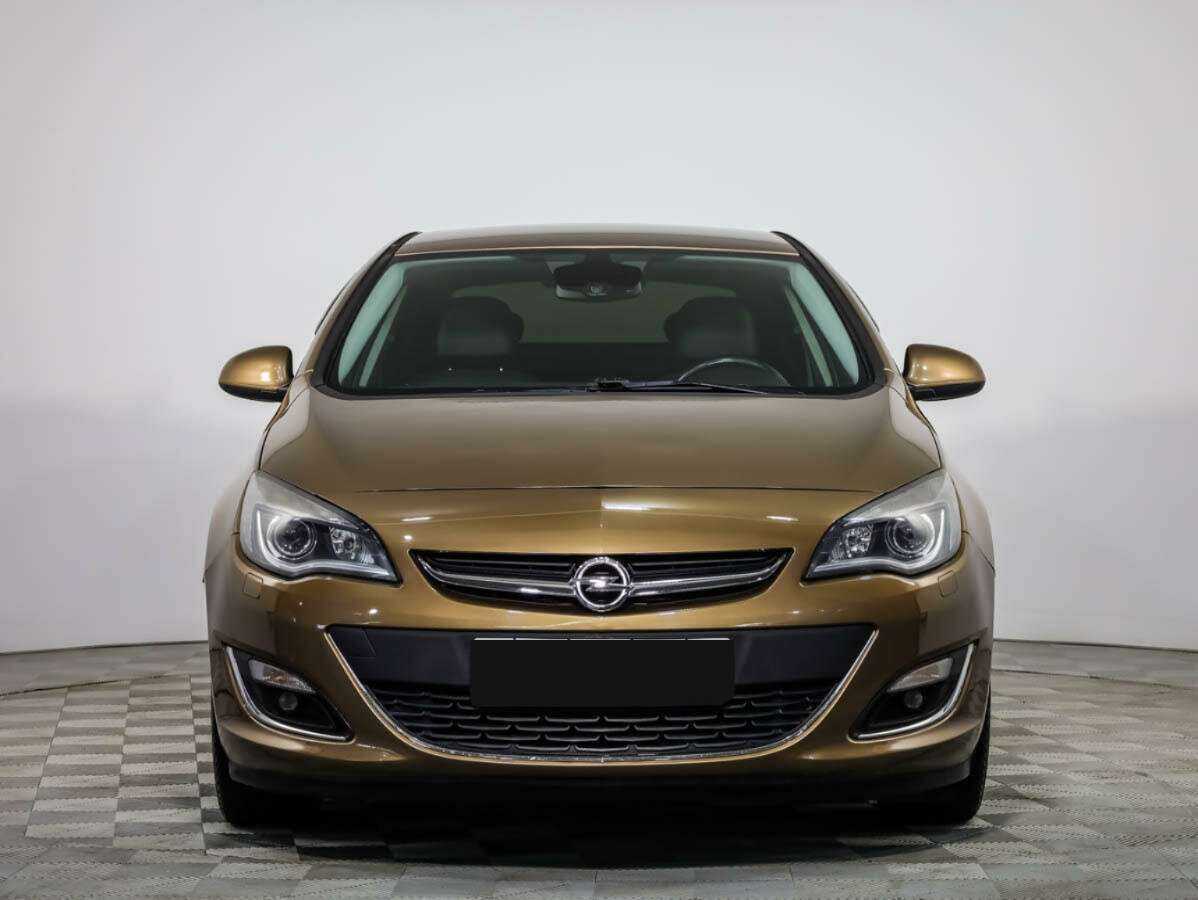 Opel Astra с пробегом — 2015 год. Посмотреть фото