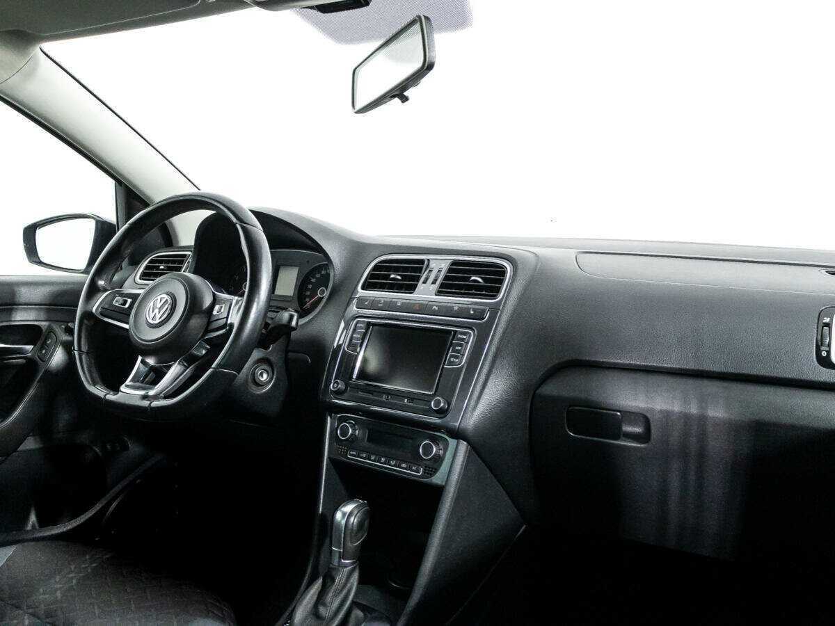 Volkswagen Polo с пробегом — 2018 год. Фото: #8