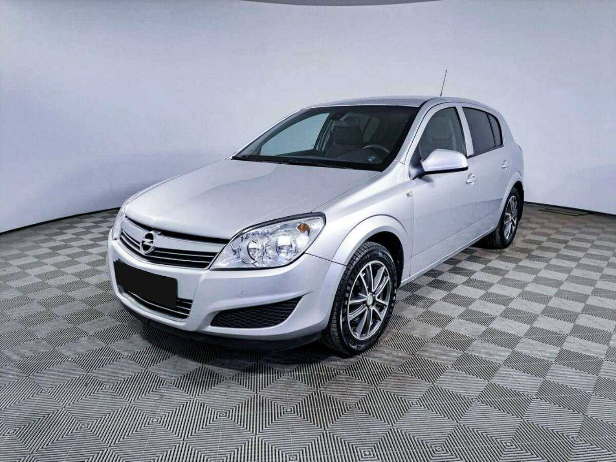 Opel Astra с пробегом — 2013 год. Посмотреть фото