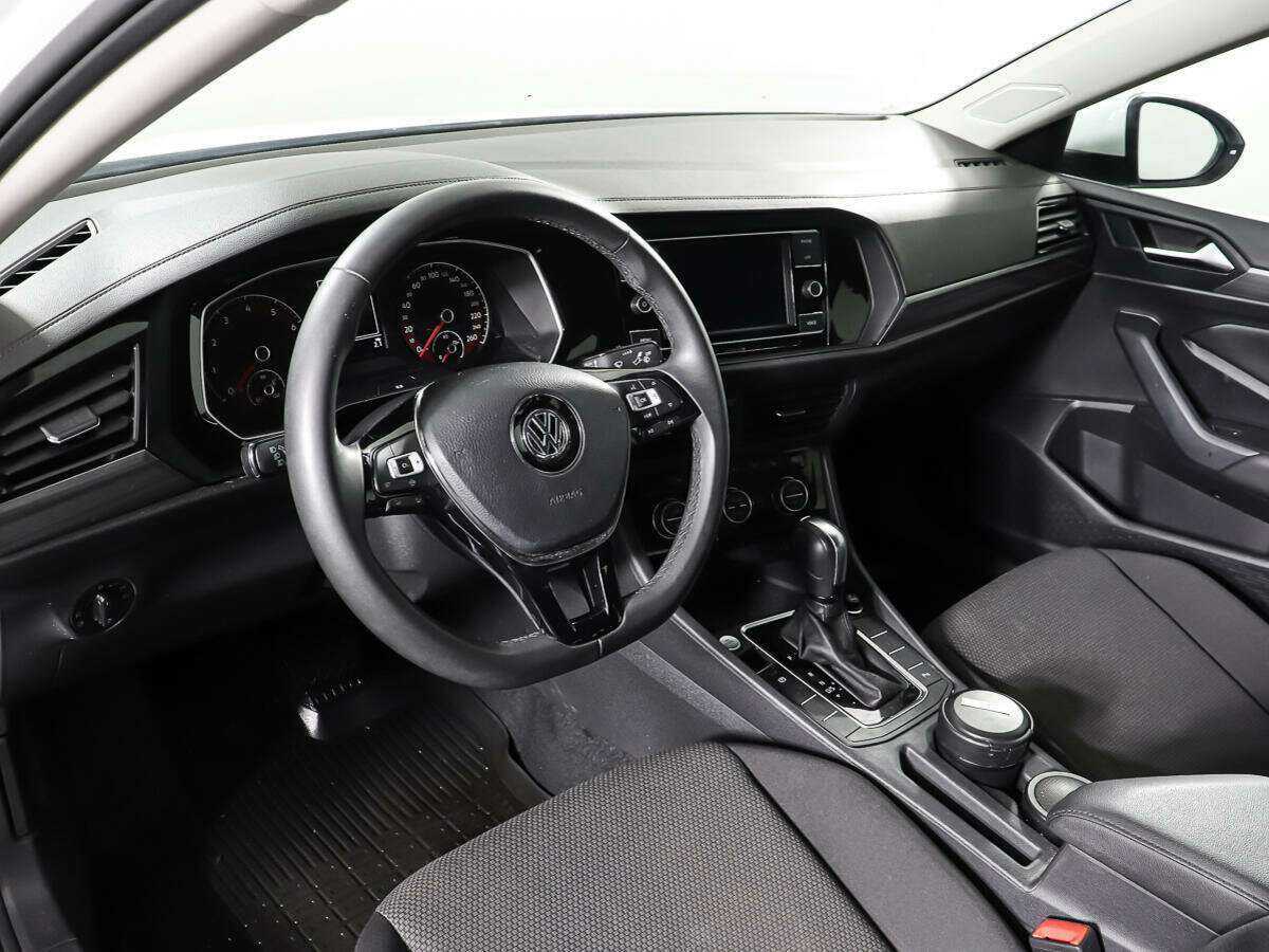 Volkswagen Jetta с пробегом — 2019 год. Фото: #12