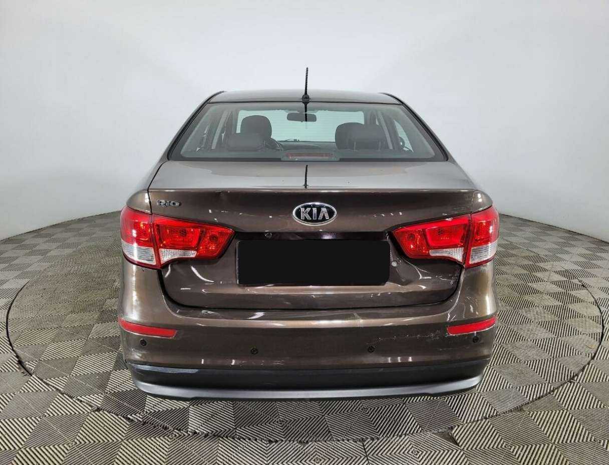 Kia Rio с пробегом — 2016 год. Фото: #2
