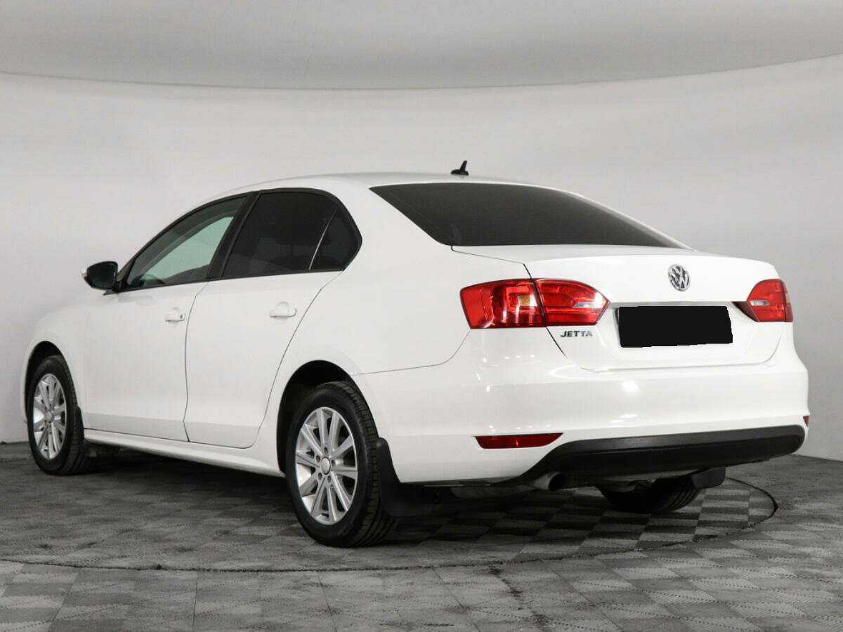 Volkswagen Jetta с пробегом — 2013 год. Фото: #6