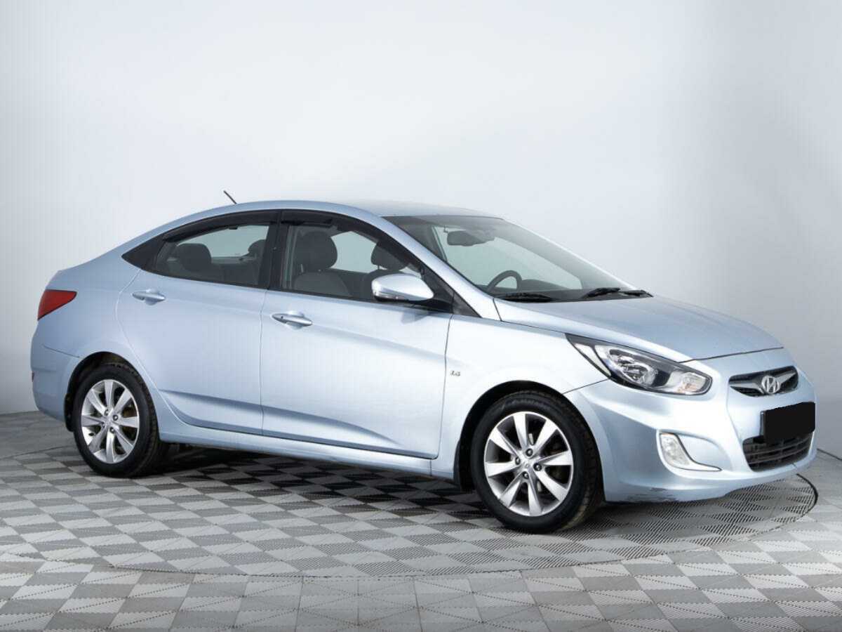 Hyundai Solaris с пробегом — 2012 год. Фото: #2