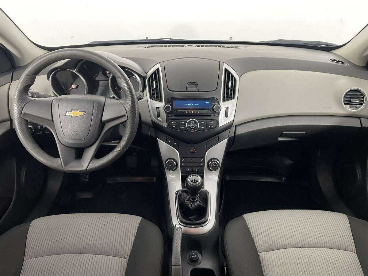 Chevrolet Cruze с пробегом — 2014 год. Фото: #6