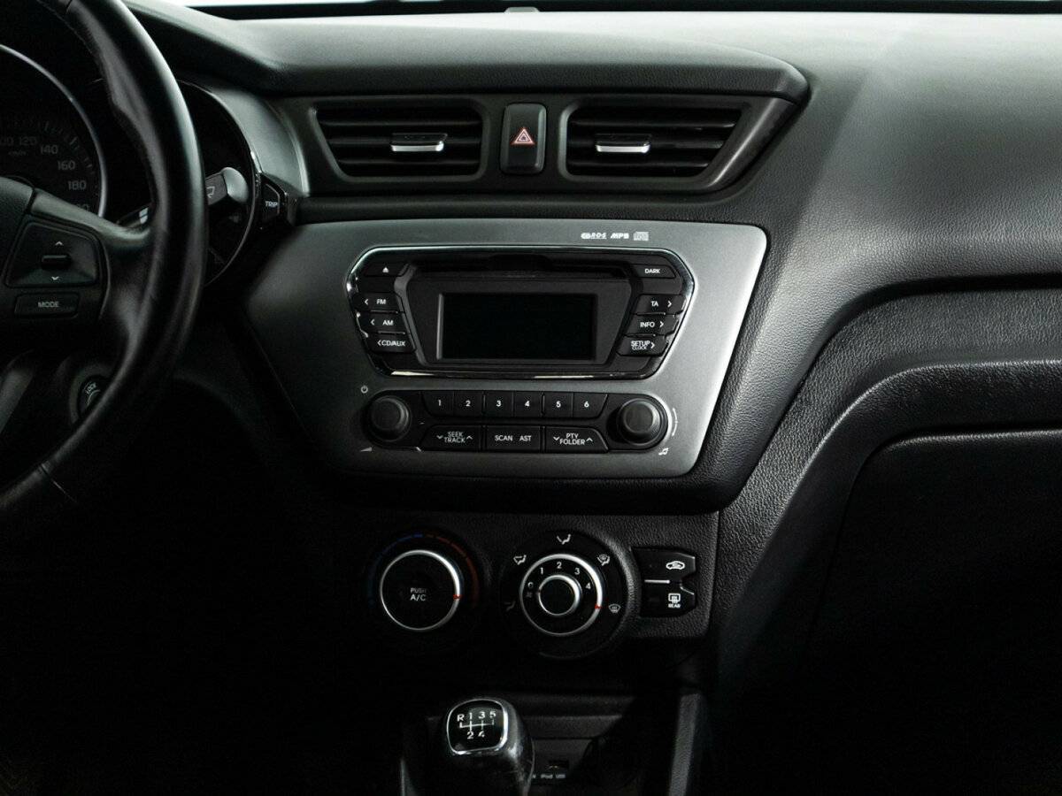 Kia Rio с пробегом — 2014 год. Фото: #13