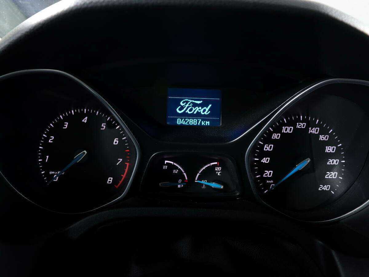 Ford Focus с пробегом — 2012 год. Фото: #7