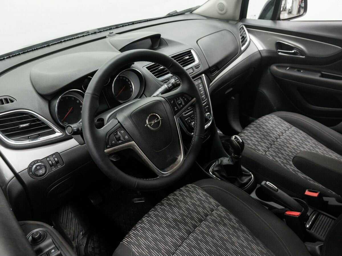 Opel Mokka с пробегом — 2012 год. Фото: #12