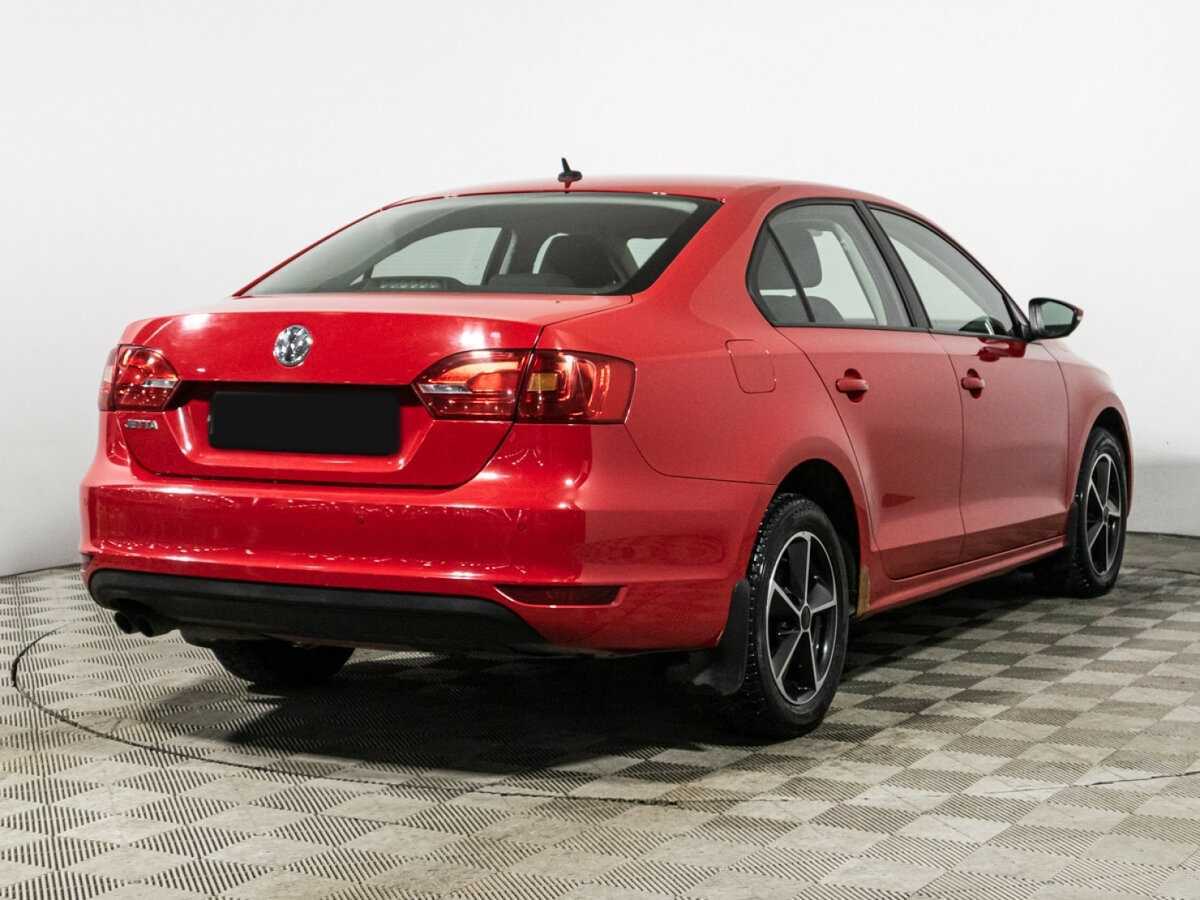 Volkswagen Jetta с пробегом — 2012 год. Фото: #4