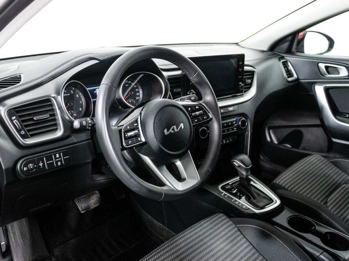 Kia Ceed с пробегом — 2022 год. Фото: #10