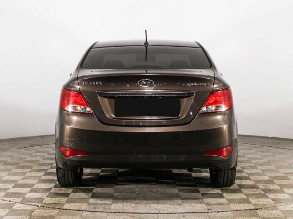 Hyundai Solaris с пробегом — 2015 год. Фото: #5