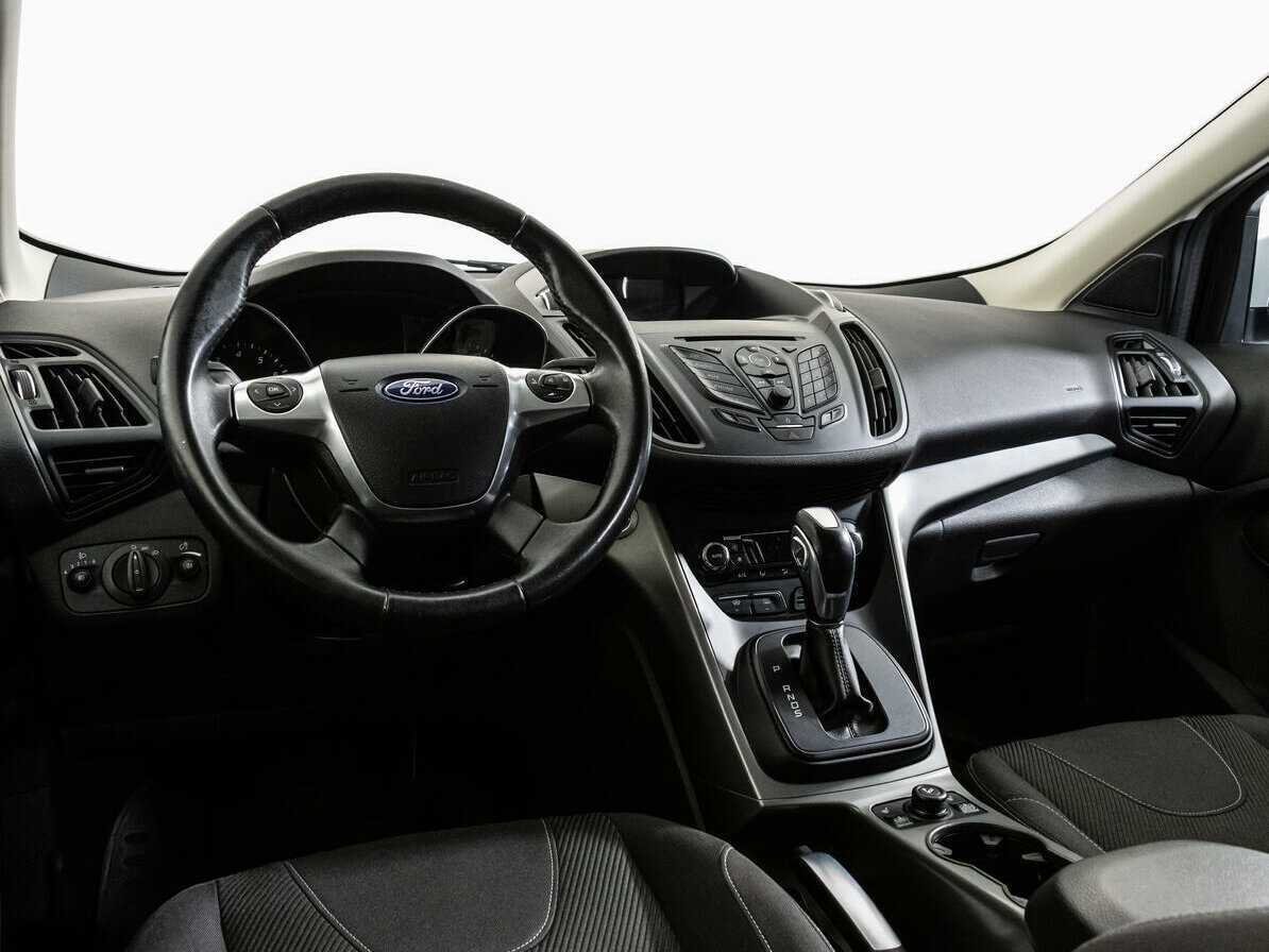 Ford Kuga с пробегом — 2014 год. Фото: #9