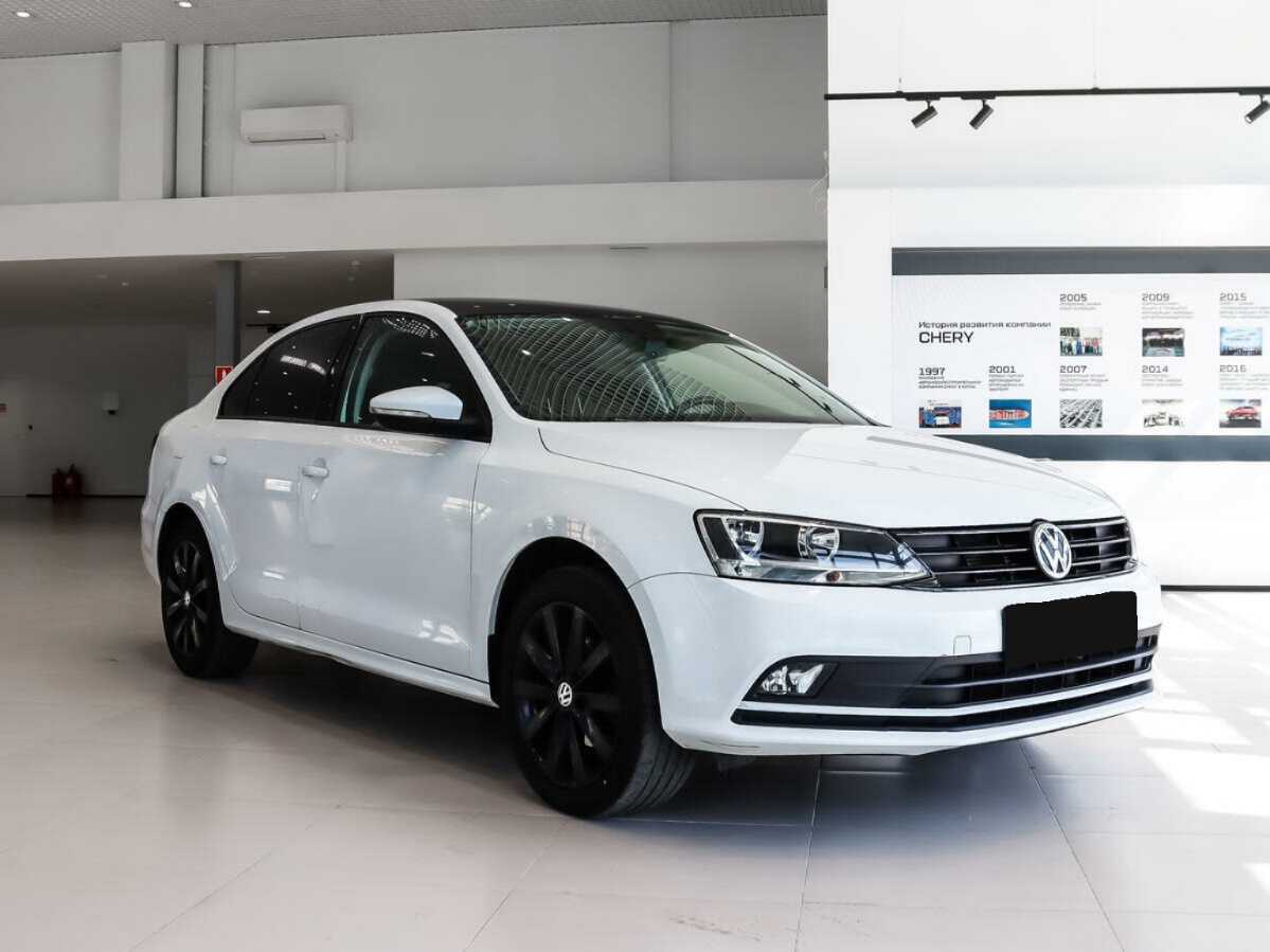 Volkswagen Jetta с пробегом — 2017 год. Фото: #2