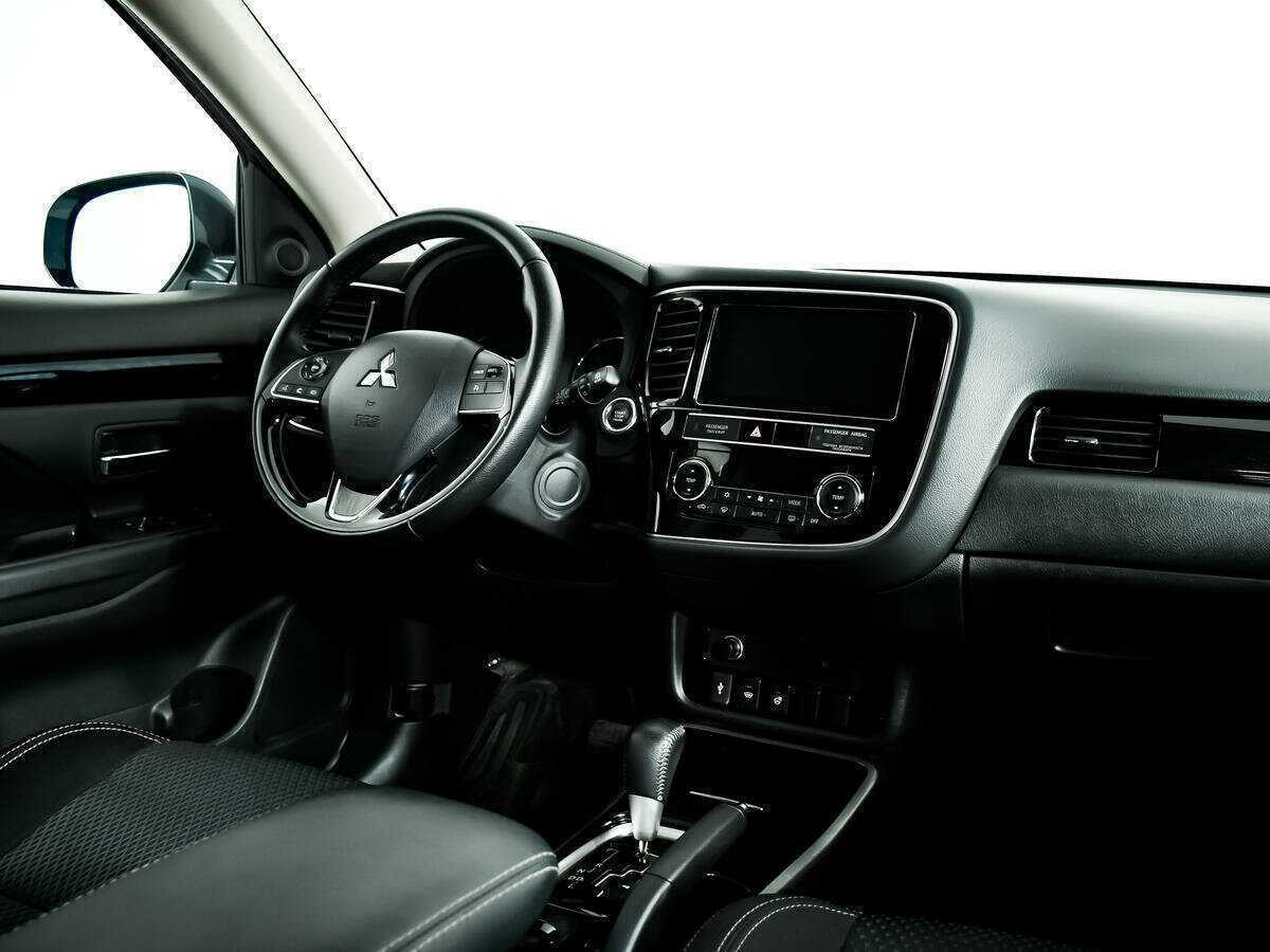 Mitsubishi Outlander с пробегом — 2019 год. Фото: #8