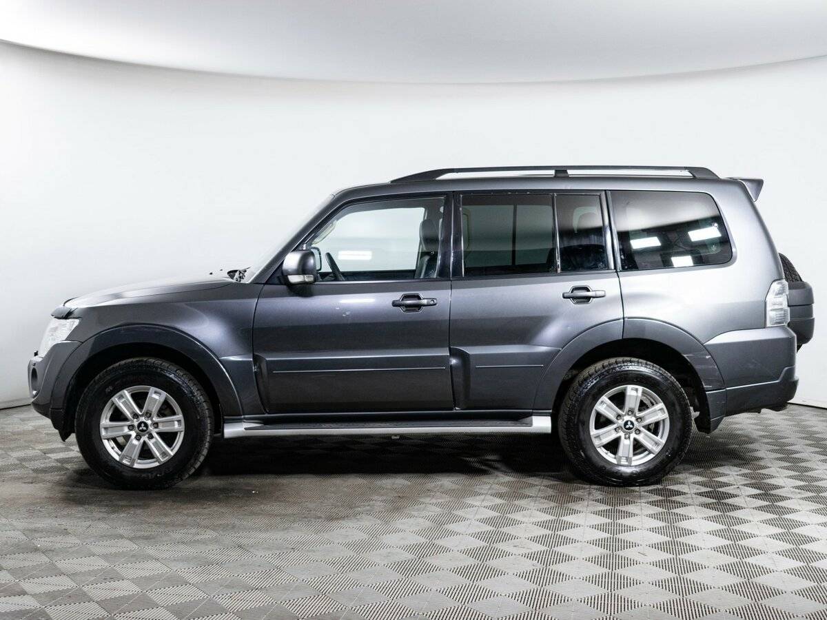 Mitsubishi Pajero с пробегом — 2013 год. Фото: #7