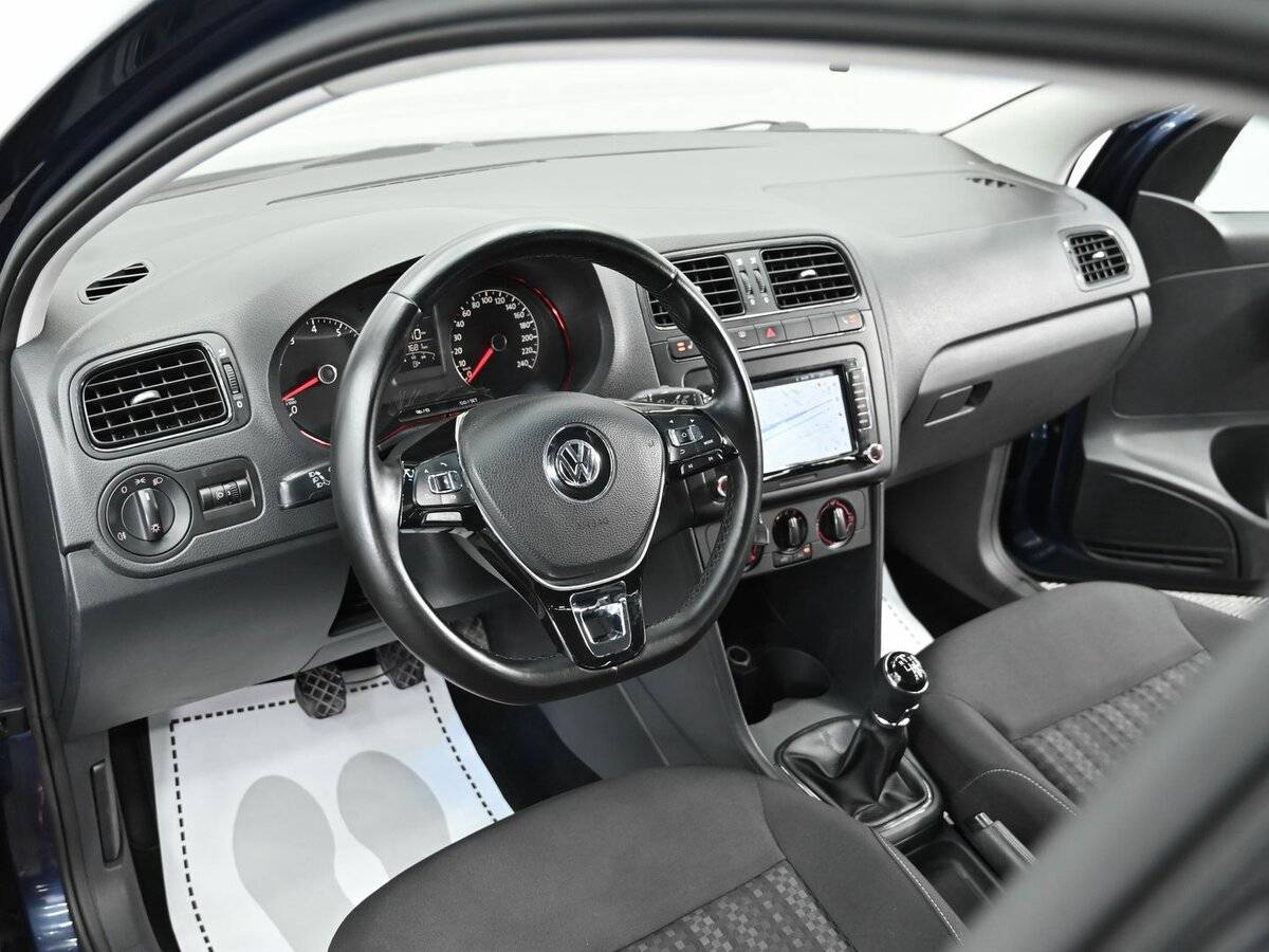 Volkswagen Polo с пробегом — 2016 год. Фото: #7