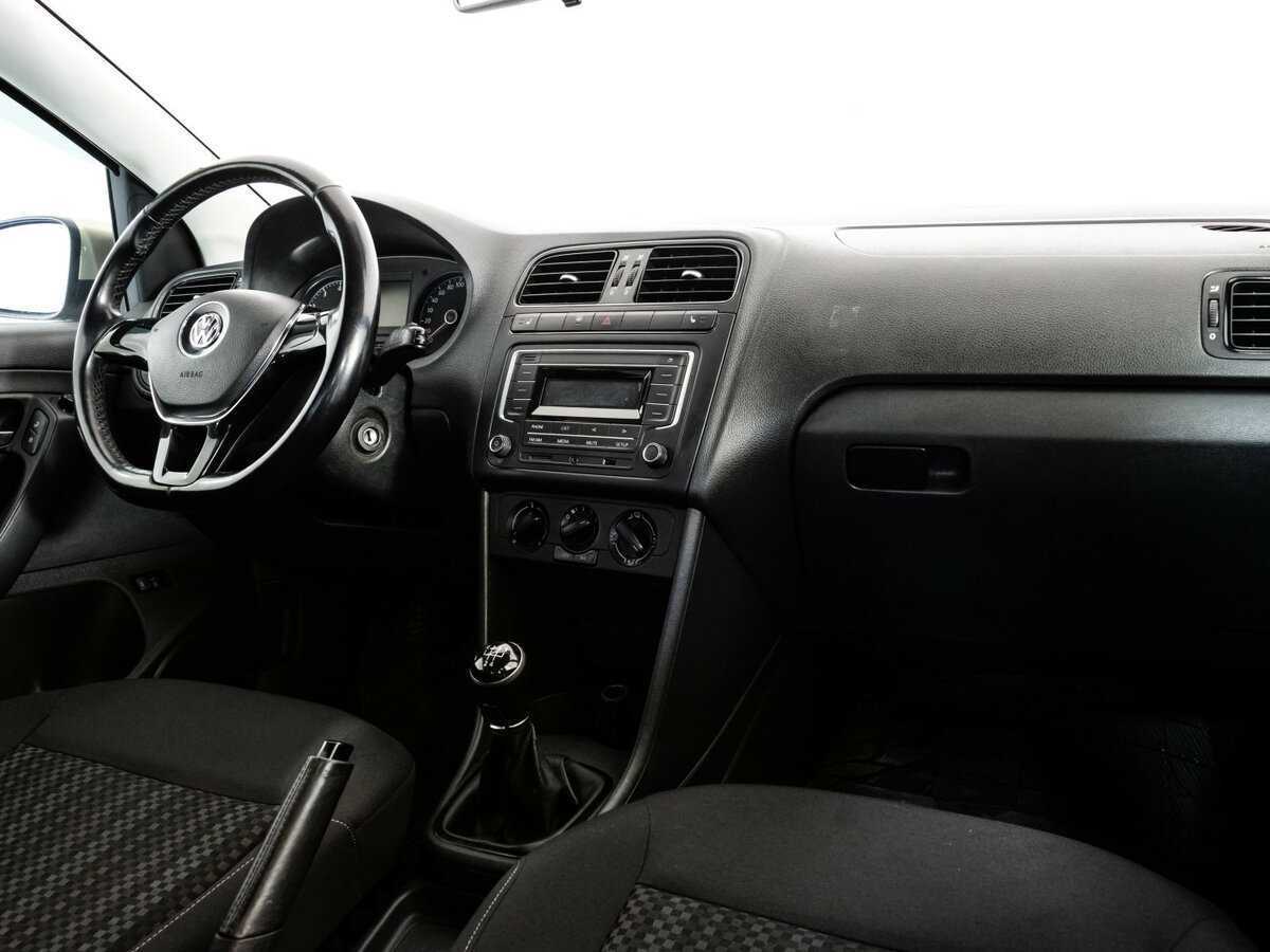 Volkswagen Polo с пробегом — 2016 год. Фото: #7