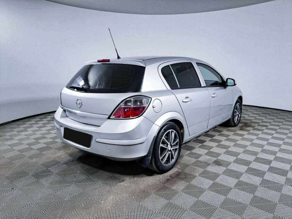Opel Astra с пробегом — 2013 год. Фото: #4