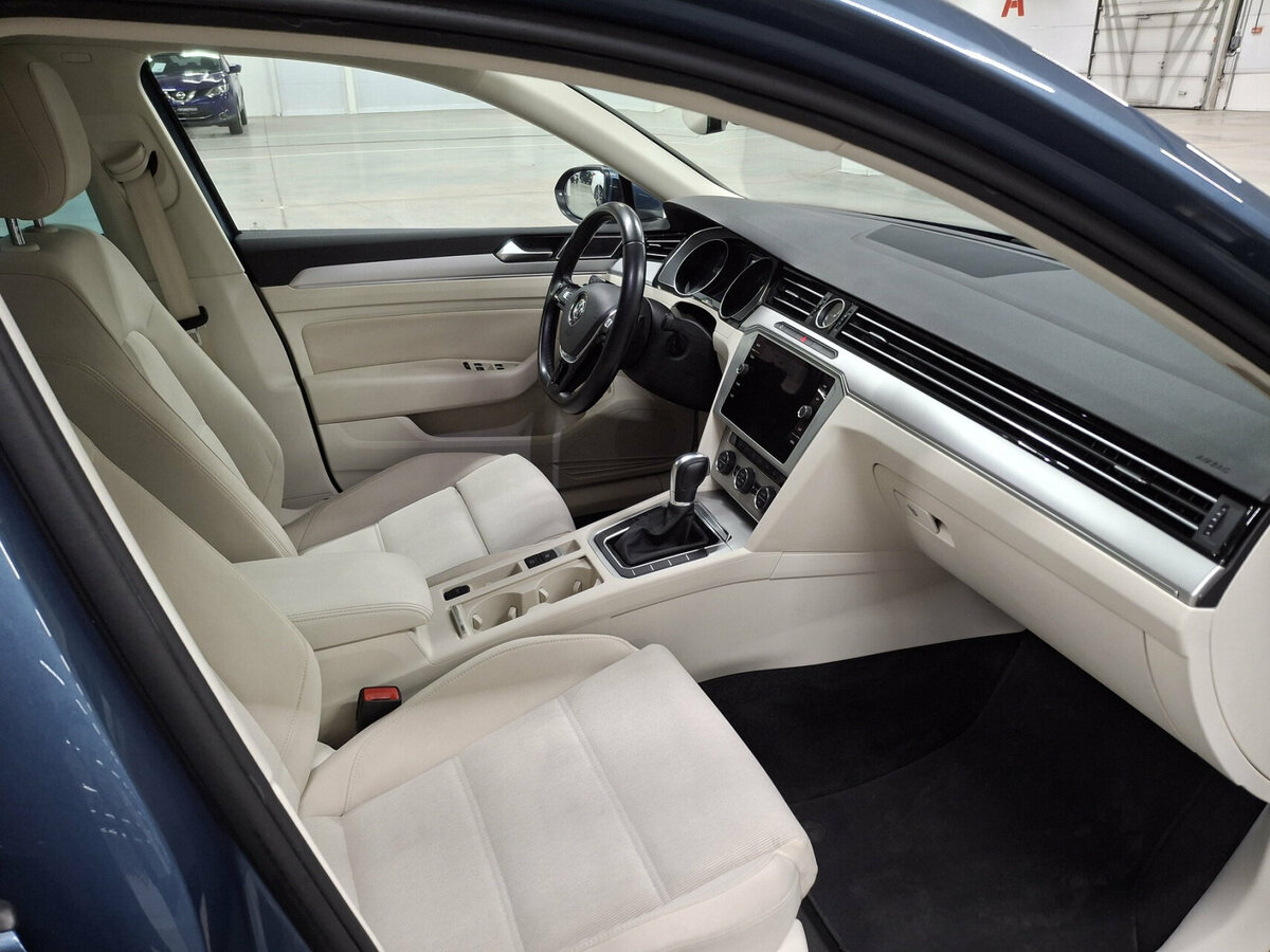 Volkswagen Passat с пробегом — 2018 год. Фото: #10