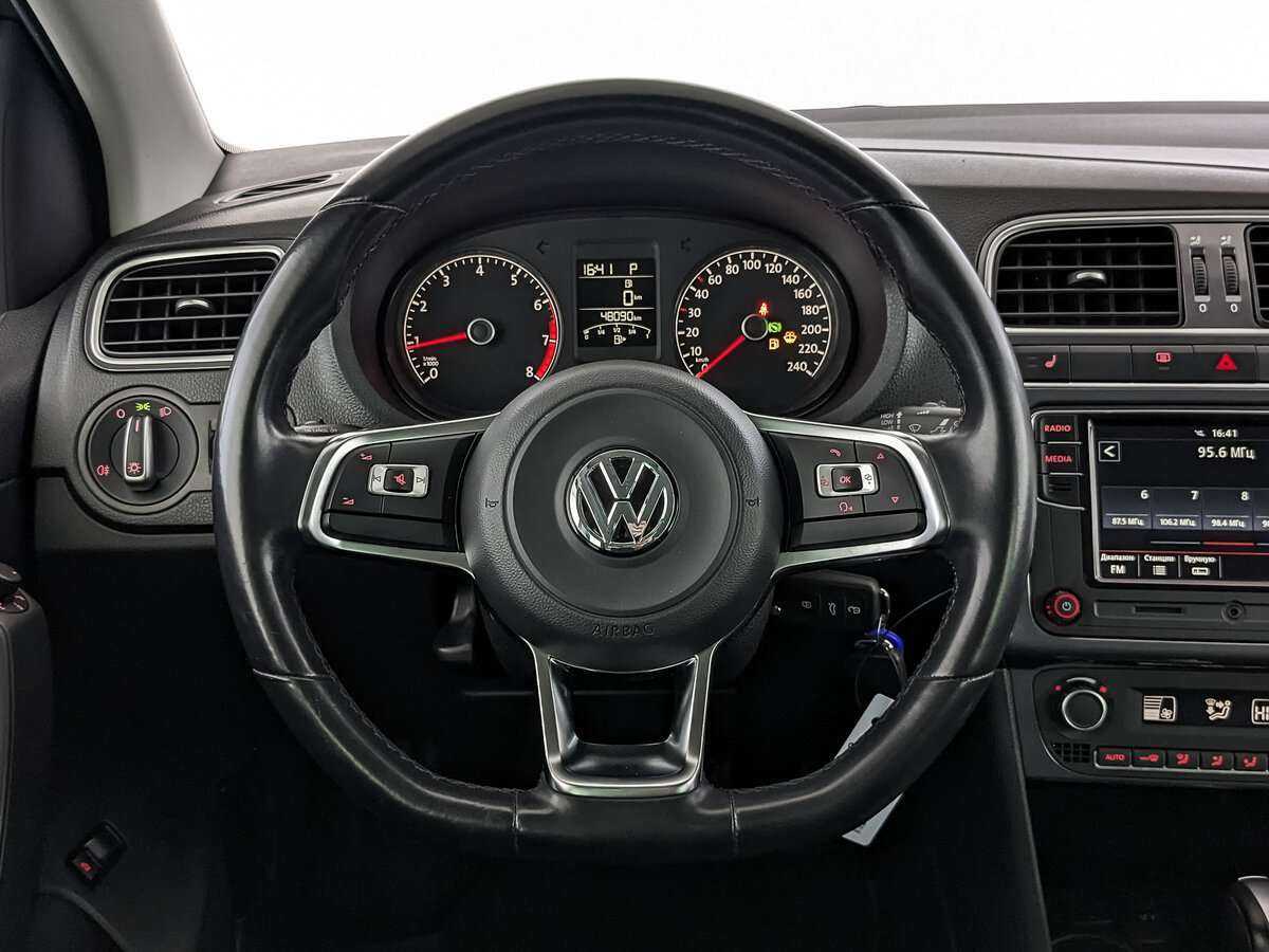 Volkswagen Polo с пробегом — 2020 год. Фото: #17