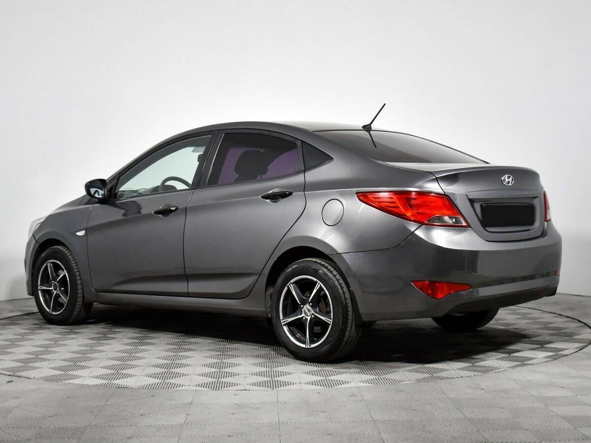 Hyundai Solaris с пробегом — 2014 год. Фото: #6