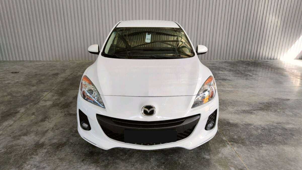 Mazda 3 с пробегом — 2012 год. Фото: #1