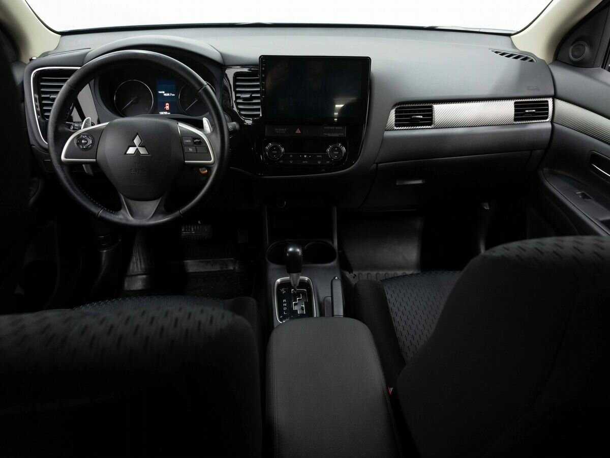 Mitsubishi Outlander с пробегом — 2014 год. Фото: #12