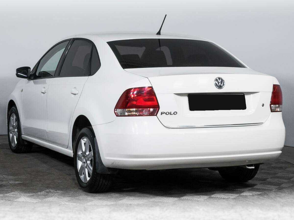 Volkswagen Polo с пробегом — 2013 год. Фото: #6
